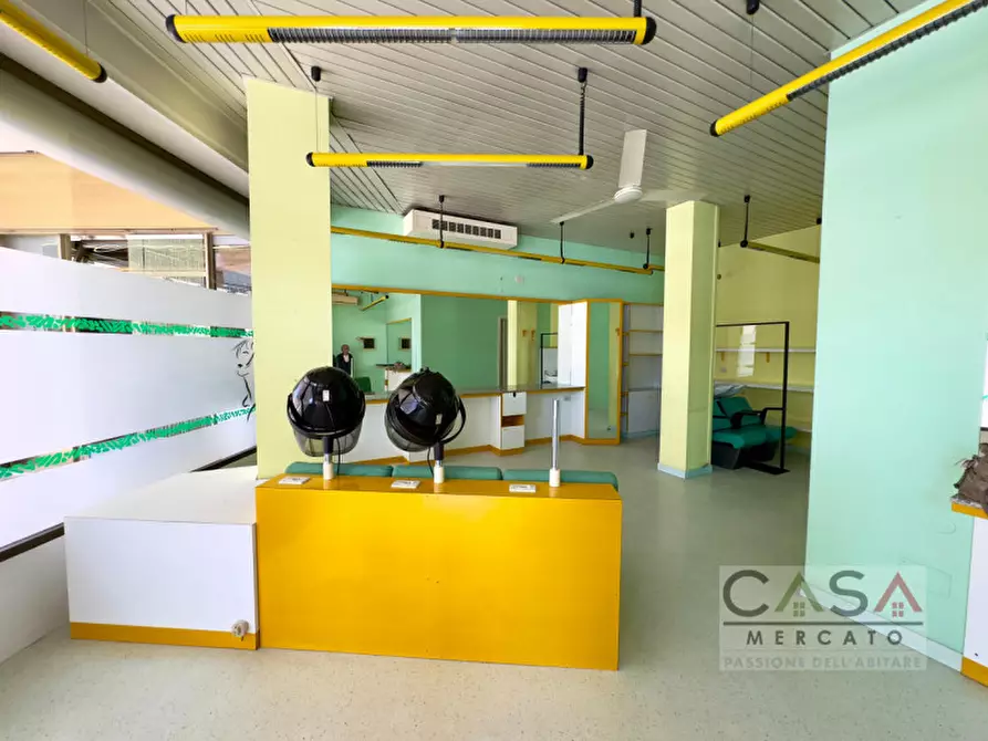 Immagine 2 di Negozio in vendita  in Via Runcis 2 a Casarsa Della Delizia