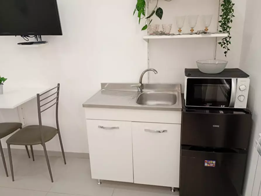 Immagine 36 di Camera in affitto  in Oronzo Costa 44 a Napoli