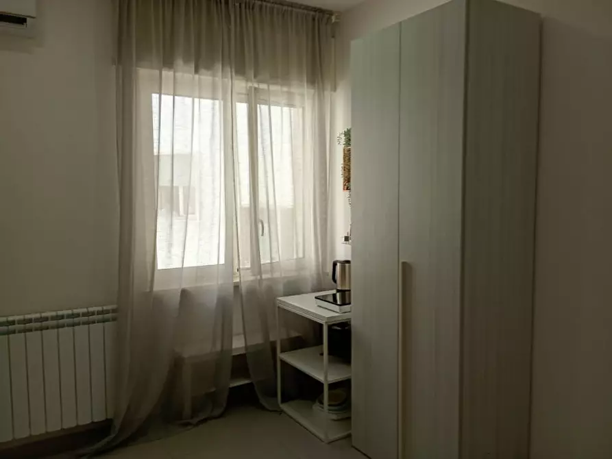 Immagine 40 di Camera in affitto  in Oronzo Costa 44 a Napoli