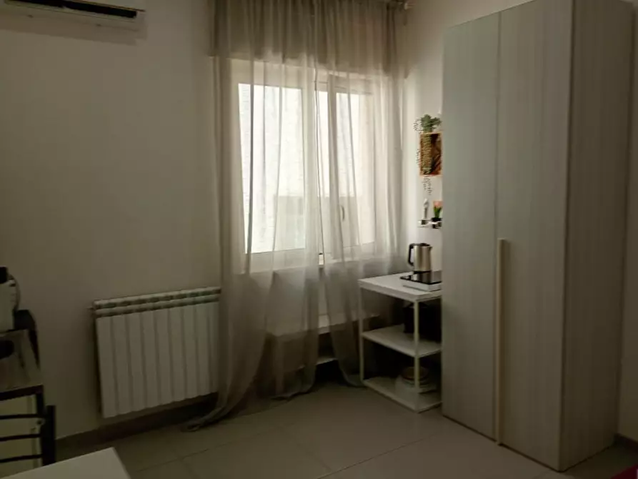 Immagine 46 di Camera in affitto  in Oronzo Costa 44 a Napoli