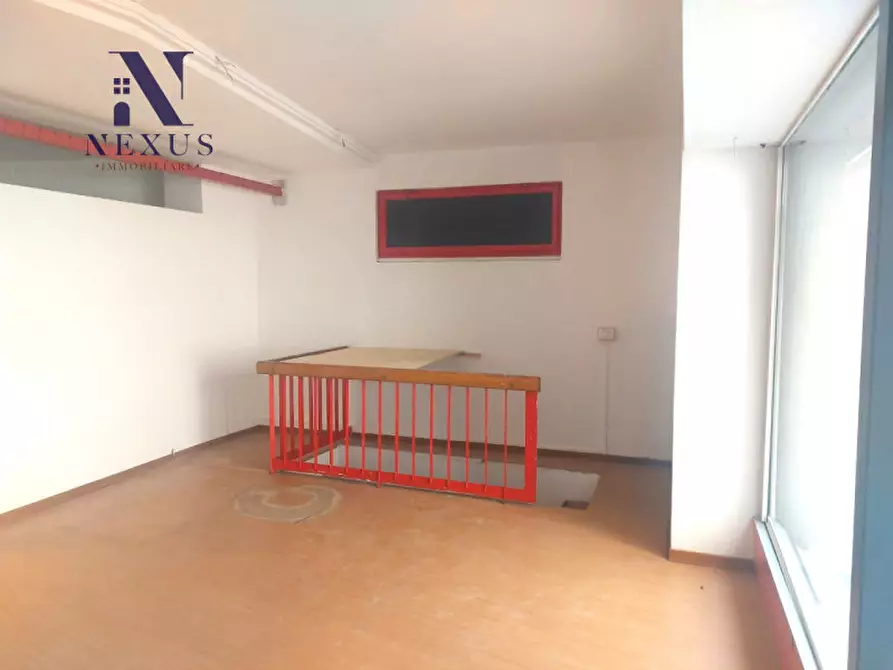 Immagine 4 di Negozio in affitto  in Via Montevecchio 80 a Fano