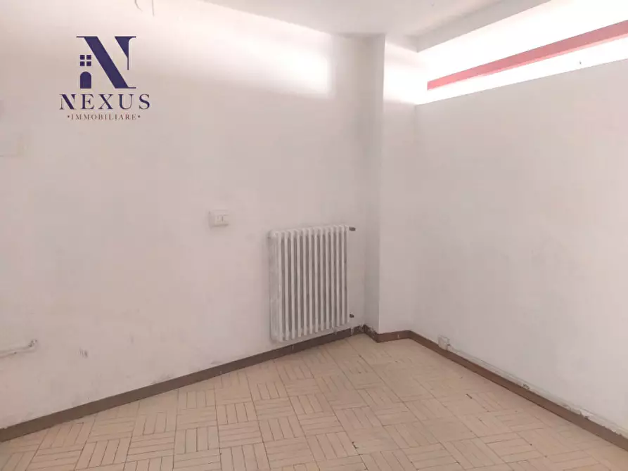 Immagine 6 di Negozio in affitto  in Via Montevecchio 80 a Fano