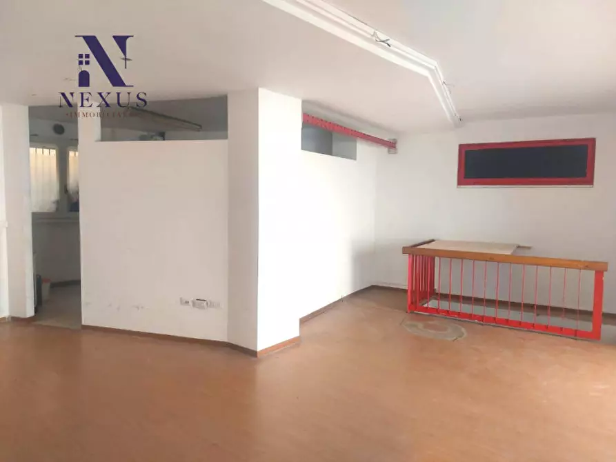 Immagine 12 di Negozio in affitto  in Via Montevecchio 80 a Fano