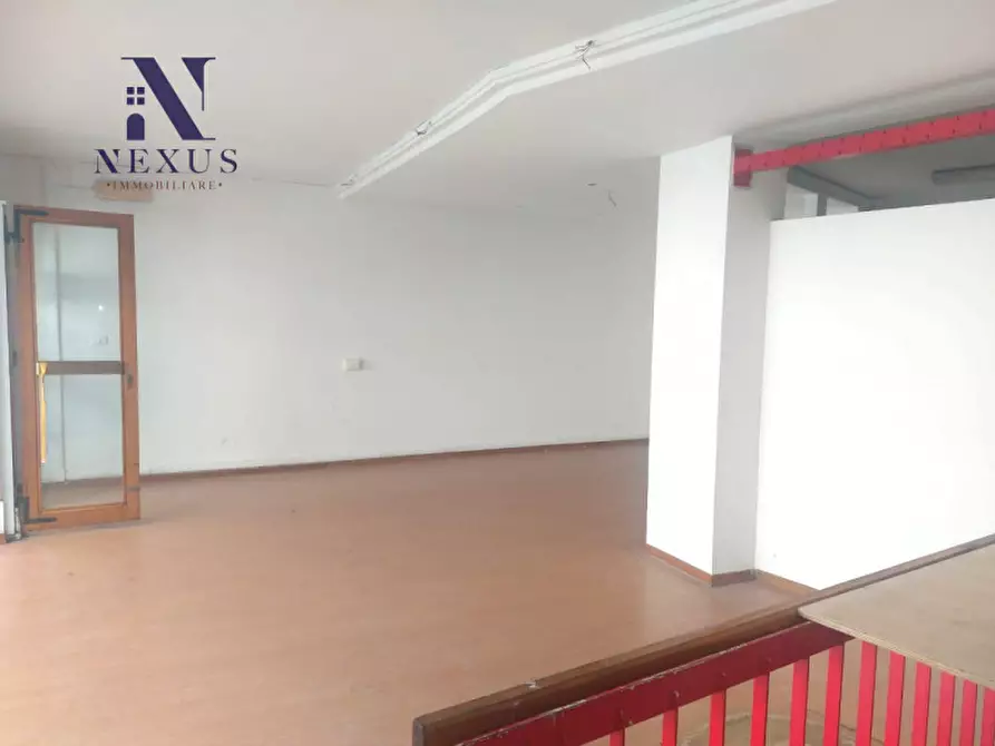 Immagine 14 di Negozio in affitto  in Via Montevecchio 80 a Fano