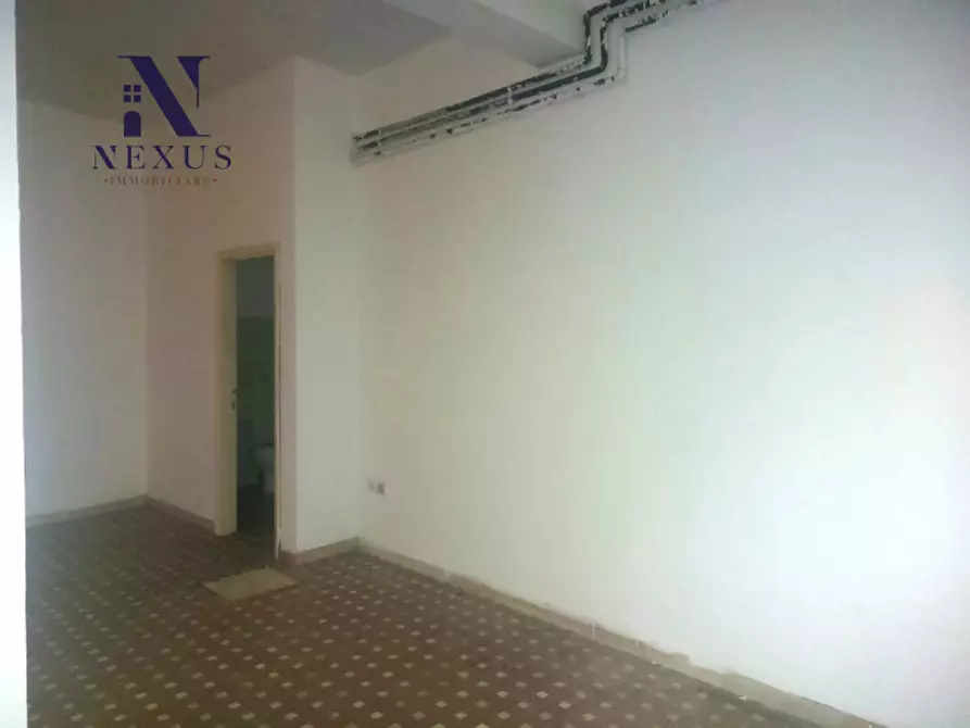 Immagine 20 di Negozio in affitto  in Via Montevecchio 80 a Fano