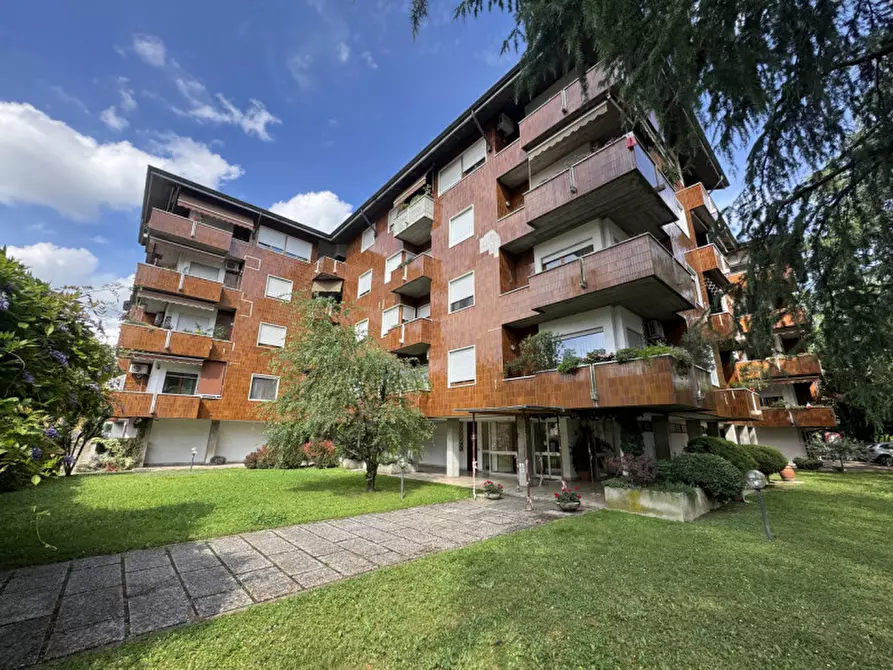 Immagine 1 di Appartamento in vendita  a Vicenza