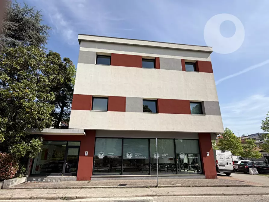 Immagine 3 di Appartamento in vendita  in Viale Giangiorgio Trissino 57 a Vicenza