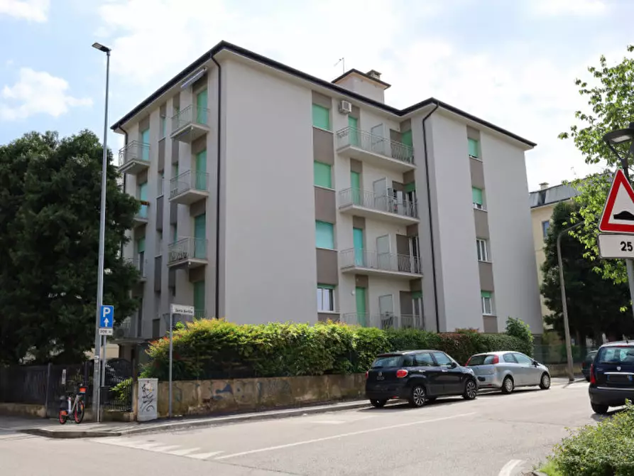 Immagine 19 di Appartamento in vendita  in Via Antonio Pizzocaro 25 a Vicenza