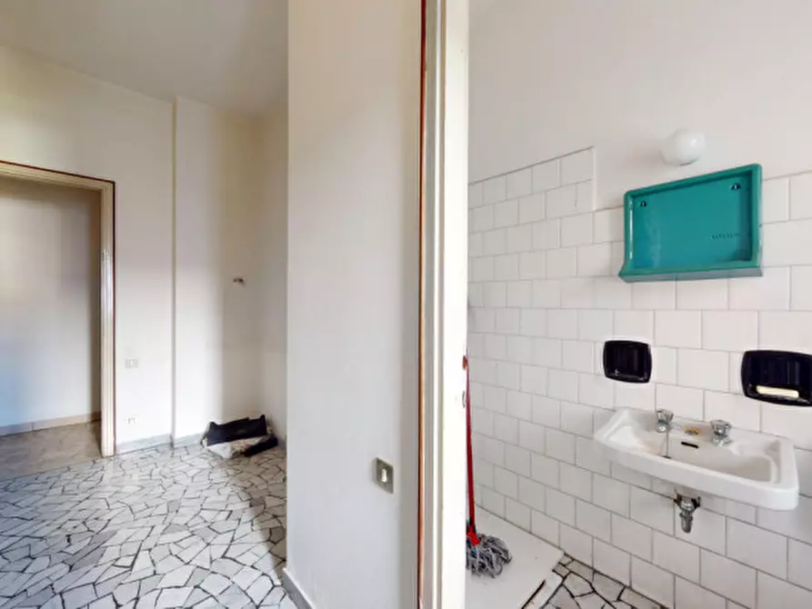 Immagine 11 di Appartamento in vendita  in via velo 84 a Vicenza