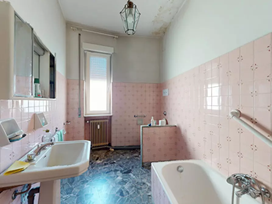 Immagine 13 di Appartamento in vendita  in via velo 84 a Vicenza