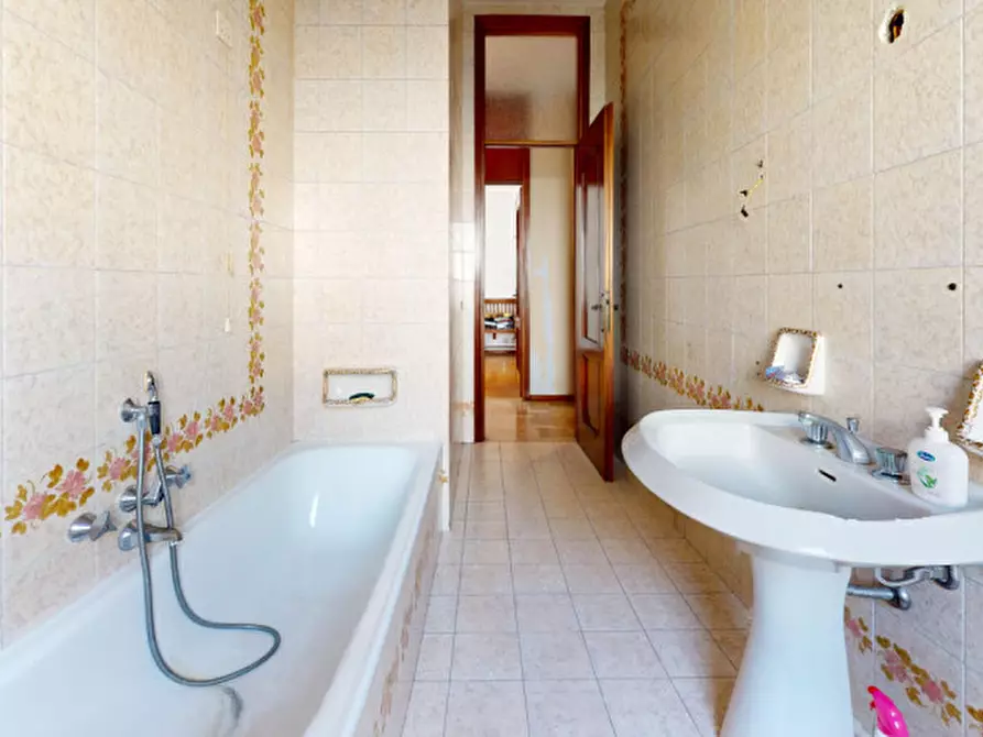 Immagine 17 di Appartamento in vendita  in via Riello 10 a Vicenza