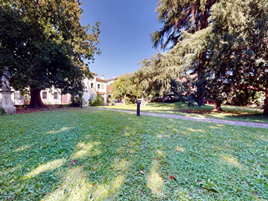 Immagine 6 di Villa in vendita  in Viale Ambrogio Fusinieri a Vicenza