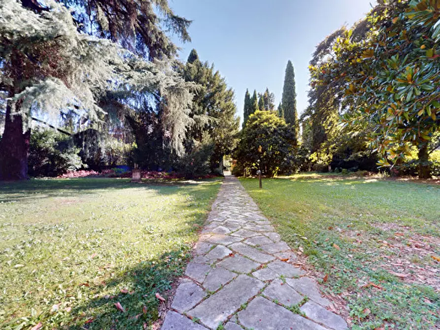 Immagine 11 di Villa in vendita  in Viale Ambrogio Fusinieri a Vicenza