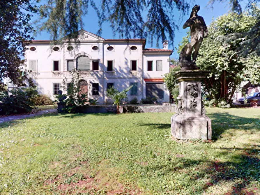Immagine 14 di Villa in vendita  in Viale Ambrogio Fusinieri a Vicenza