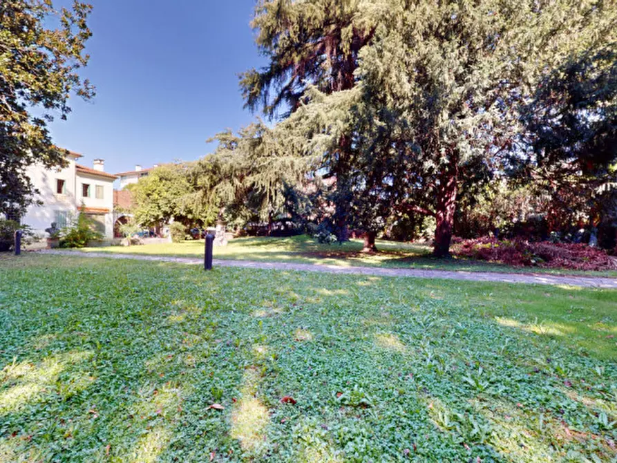 Immagine 17 di Villa in vendita  in Viale Ambrogio Fusinieri a Vicenza