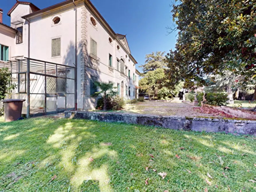 Immagine 19 di Villa in vendita  in Viale Ambrogio Fusinieri a Vicenza