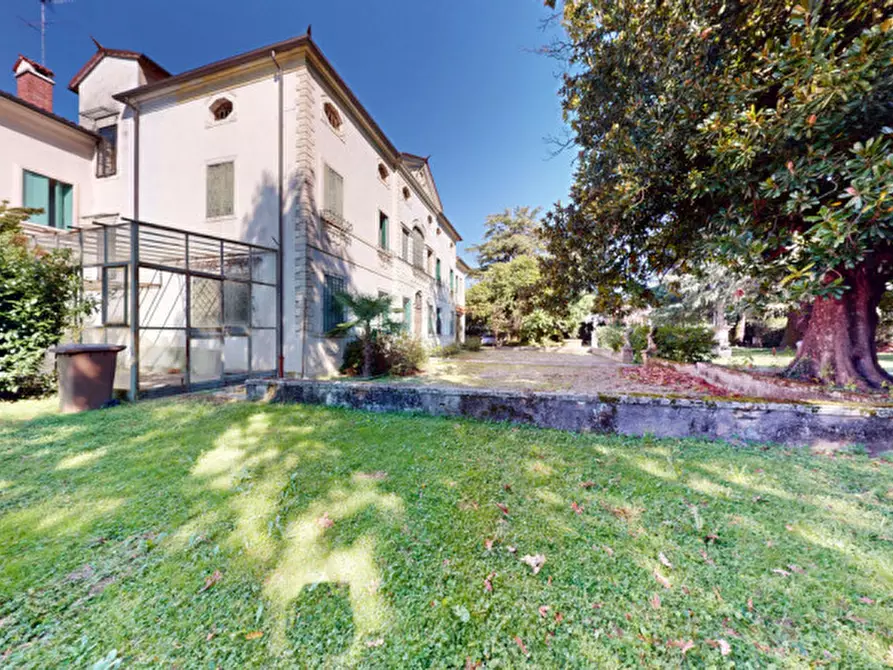 Immagine 20 di Villa in vendita  in Viale Ambrogio Fusinieri a Vicenza