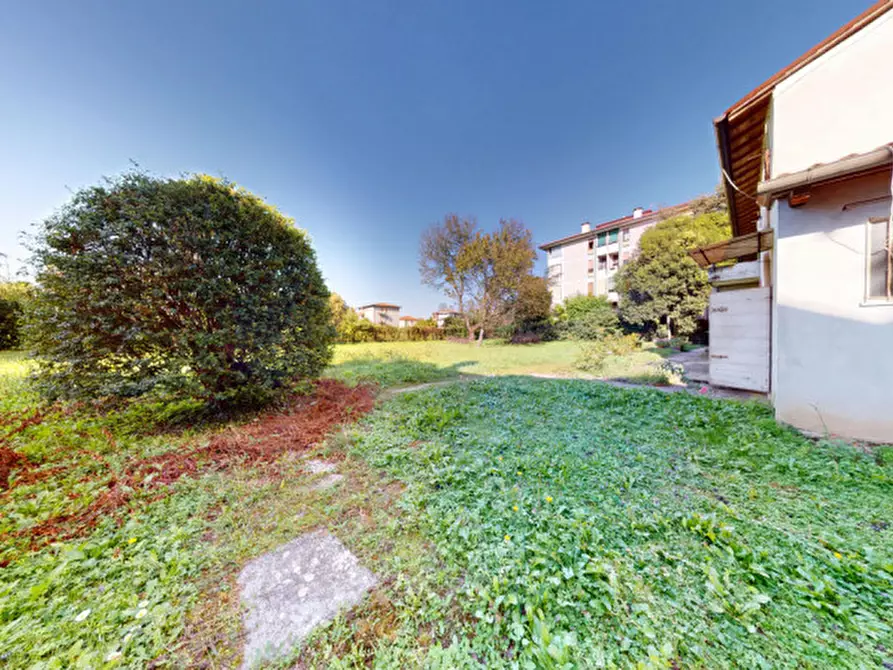 Immagine 23 di Villa in vendita  in Viale Ambrogio Fusinieri a Vicenza