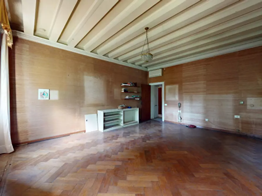 Immagine 45 di Villa in vendita  in Viale Ambrogio Fusinieri a Vicenza