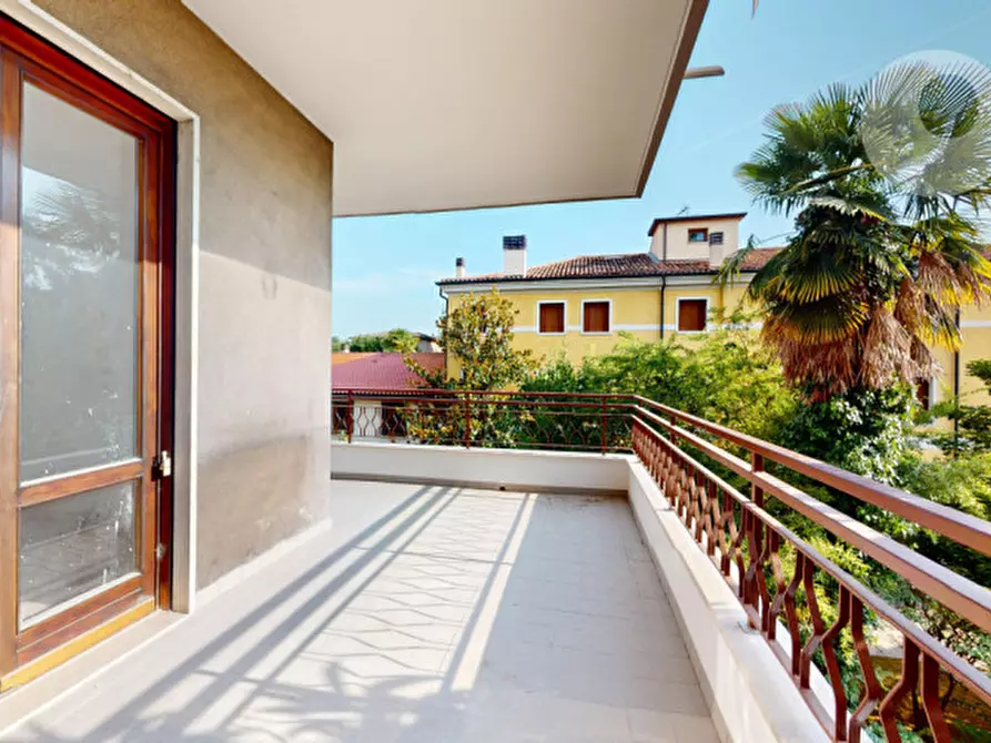 Immagine 20 di Appartamento in vendita  in Viale Ambrogio Fusinieri 62 a Vicenza