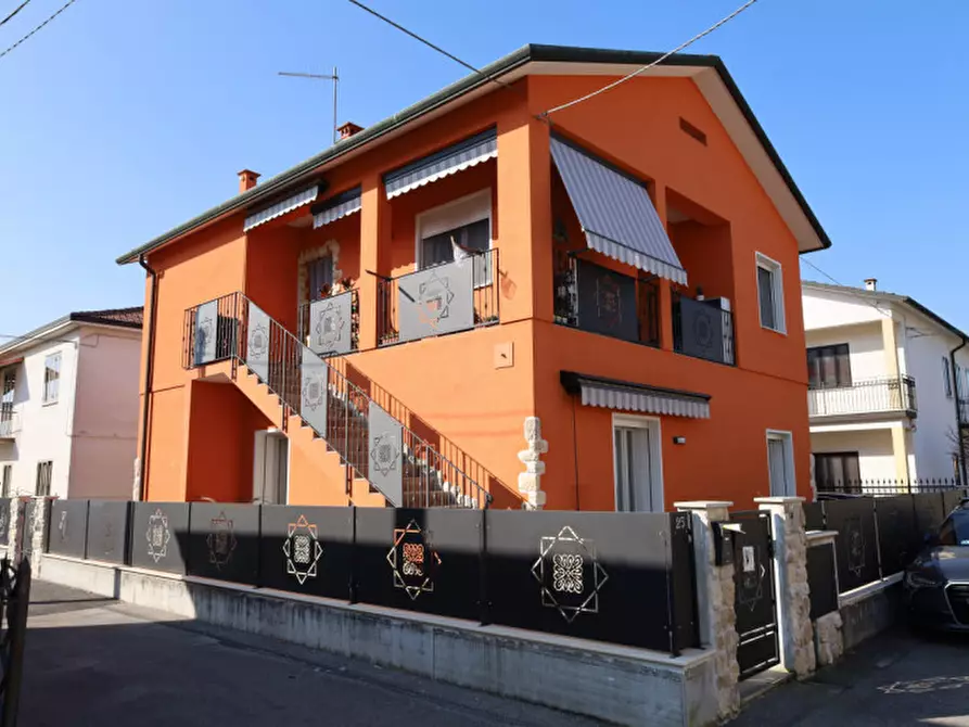 Immagine 17 di Casa bifamiliare in vendita  a Vicenza