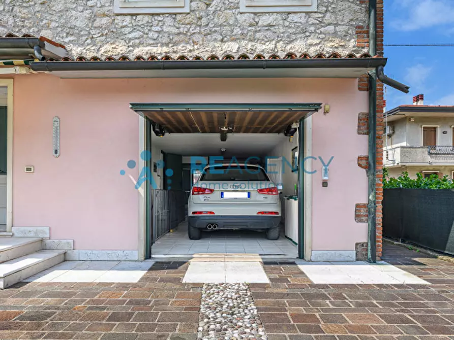 Immagine 3 di Casa bifamiliare in vendita  in Via Cal del Guà, 28 a Montecchio Maggiore