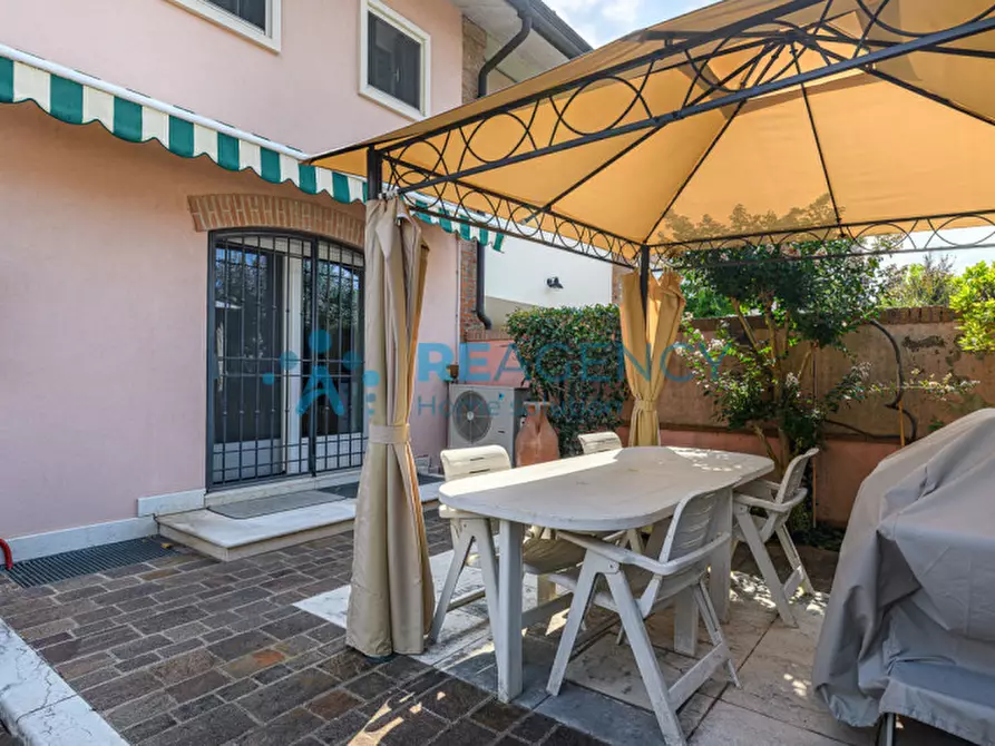 Immagine 6 di Casa bifamiliare in vendita  in Via Cal del Guà, 28 a Montecchio Maggiore