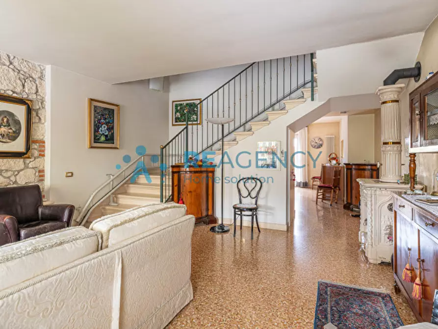 Immagine 7 di Casa bifamiliare in vendita  in Via Cal del Guà, 28 a Montecchio Maggiore