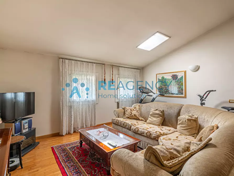 Immagine 11 di Casa bifamiliare in vendita  in Via Cal del Guà, 28 a Montecchio Maggiore