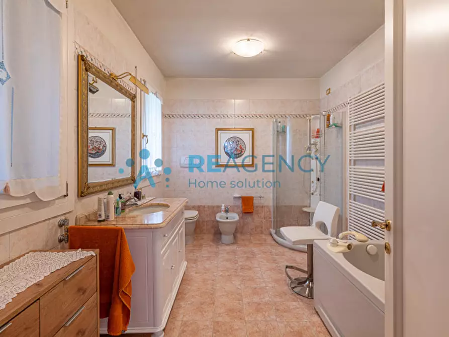 Immagine 22 di Casa bifamiliare in vendita  in Via Cal del Guà, 28 a Montecchio Maggiore