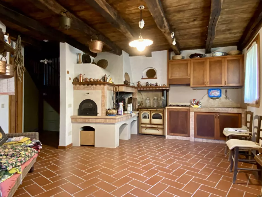 Immagine 3 di Casa bifamiliare in vendita  in Contrada Cavion, 2 a Torrebelvicino