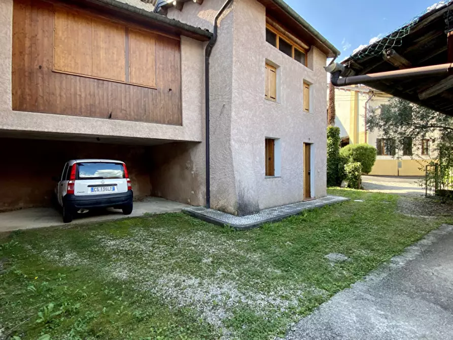 Immagine 3 di Casa bifamiliare in vendita  in Contrada Cavion, 2 a Torrebelvicino