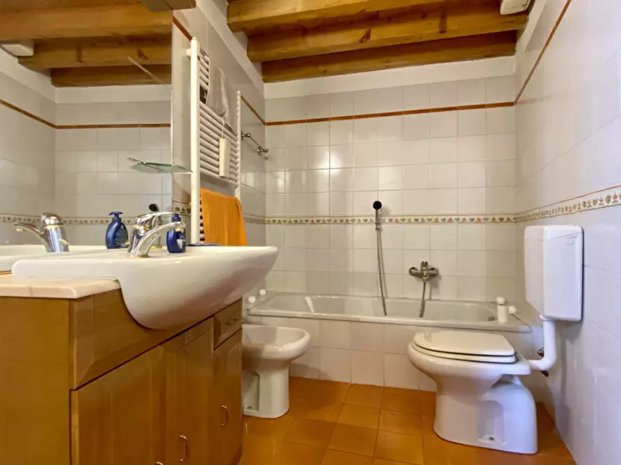 Immagine 14 di Casa bifamiliare in vendita  in Contrada Cavion, 2 a Torrebelvicino