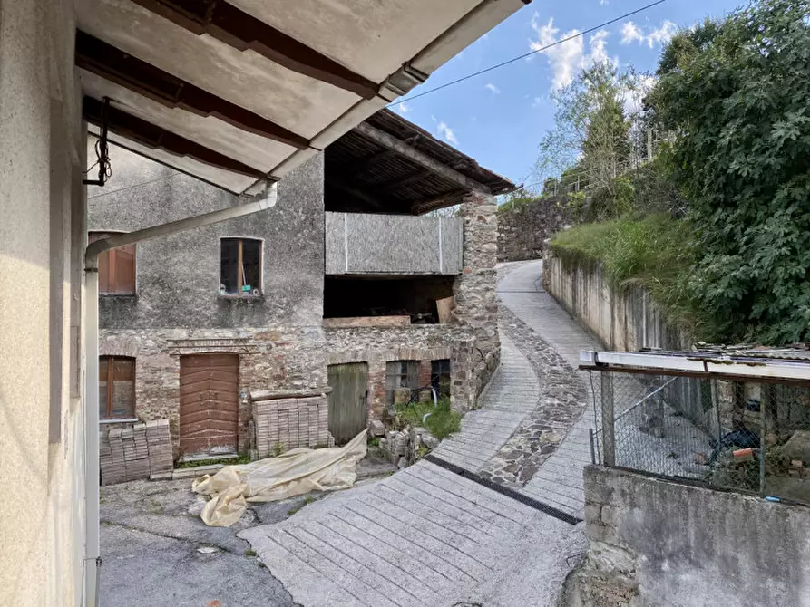 Immagine 47 di Casa bifamiliare in vendita  in Contrada Cavion, 2 a Torrebelvicino