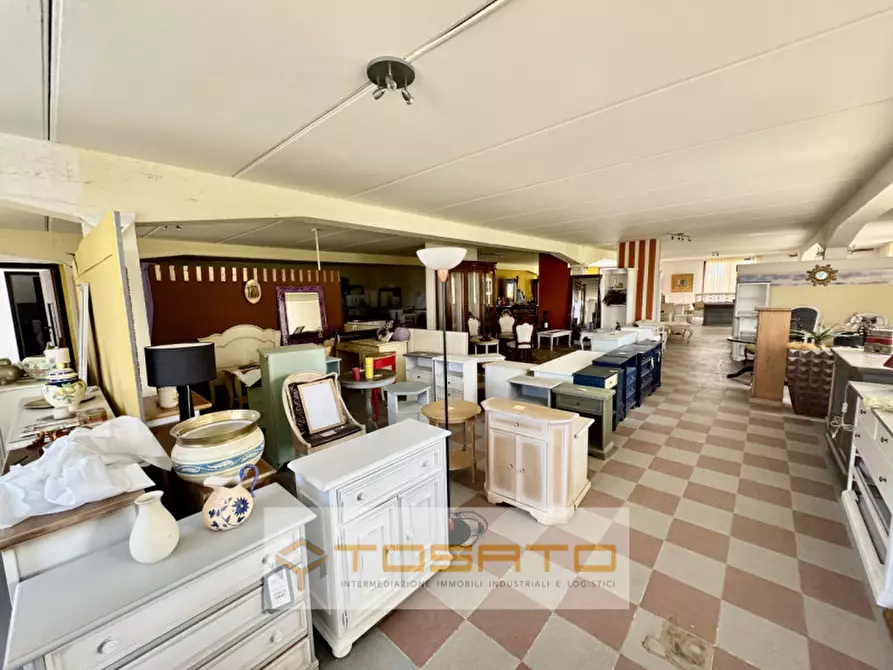 Immagine 4 di Capannone industriale in vendita  a Roverchiara