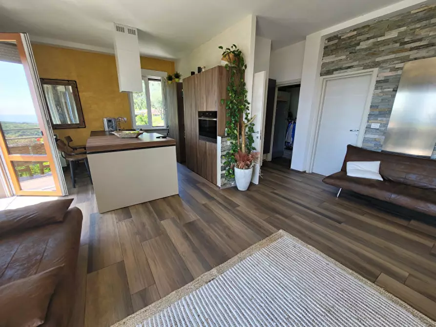 Immagine 2 di Appartamento in vendita  in Via Tessarole a Varazze