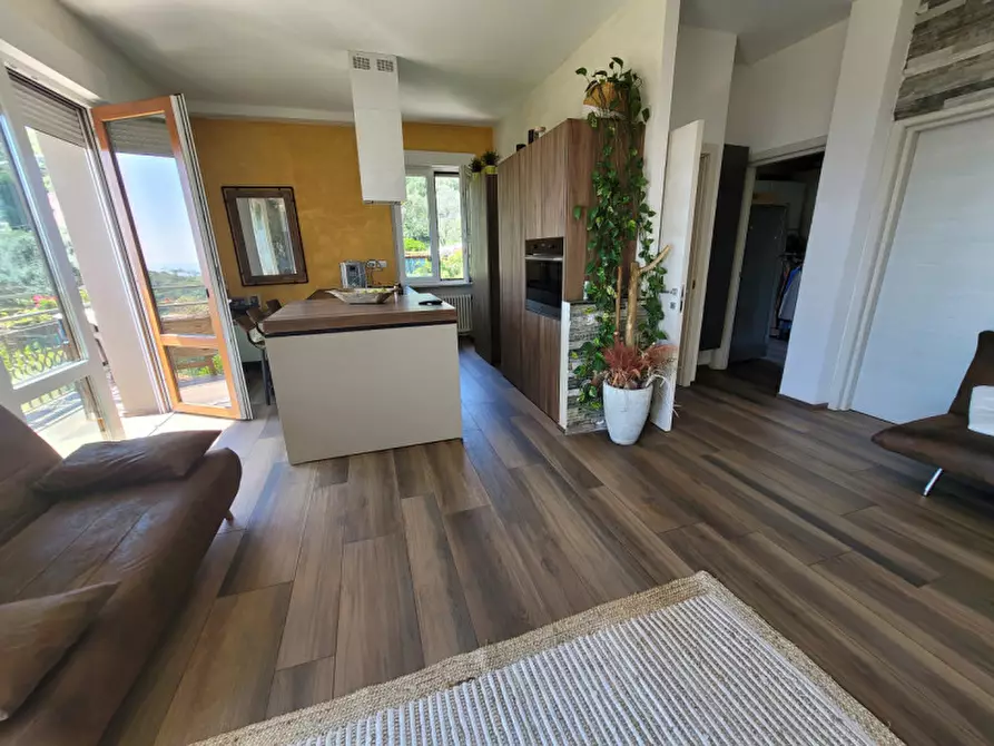 Immagine 5 di Appartamento in vendita  in Via Tessarole a Varazze