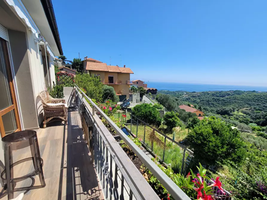 Immagine 8 di Appartamento in vendita  in Via Tessarole a Varazze