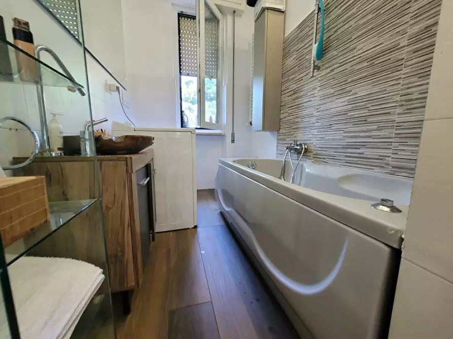 Immagine 10 di Appartamento in vendita  in Via Tessarole a Varazze