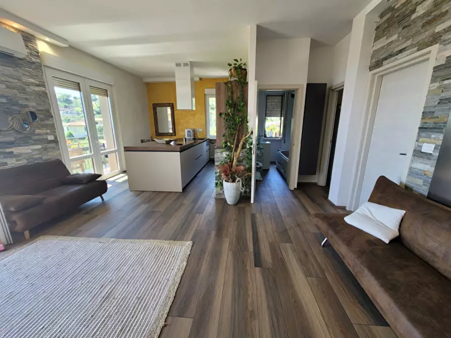 Immagine 11 di Appartamento in vendita  in Via Tessarole a Varazze