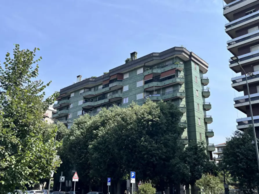 Immagine 1 di Appartamento in vendita  in Via Francesco Primaticcio a Milano