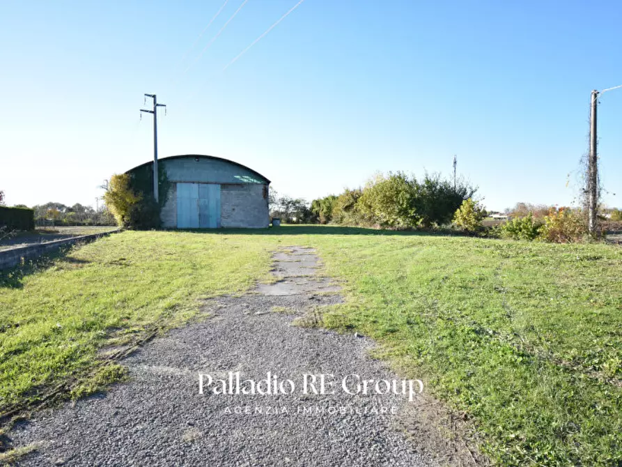 Immagine 1 di Magazzino in vendita  in Via Fontana II Tronco a Borgo Veneto