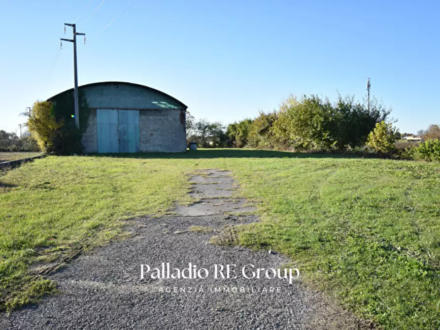 Immagine 2 di Magazzino in vendita  in Via Fontana II Tronco a Borgo Veneto