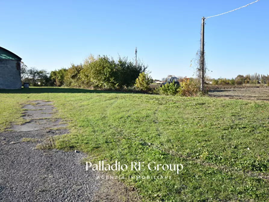 Immagine 3 di Magazzino in vendita  in Via Fontana II Tronco a Borgo Veneto