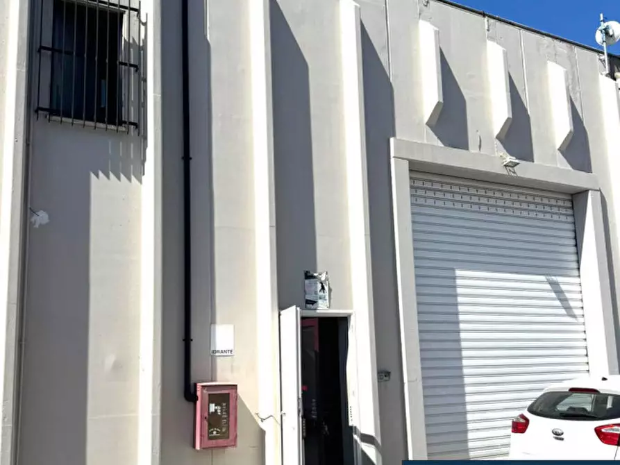 Immagine 1 di Capannone industriale in vendita  in Predda Niedda Strada 1 a Sassari