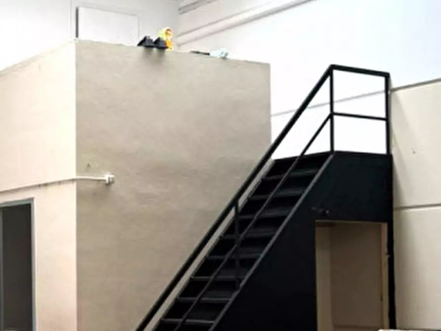 Immagine 4 di Capannone industriale in vendita  in Predda Niedda Strada 1 a Sassari