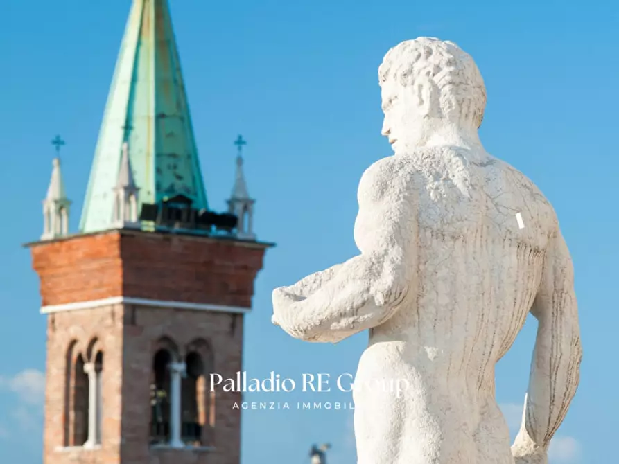 Immagine 1 di Negozio in vendita  in Corso Andrea Palladio a Vicenza