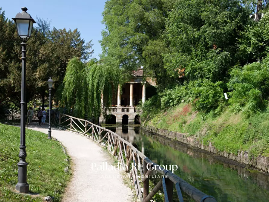 Immagine 9 di Negozio in vendita  in Corso Andrea Palladio a Vicenza