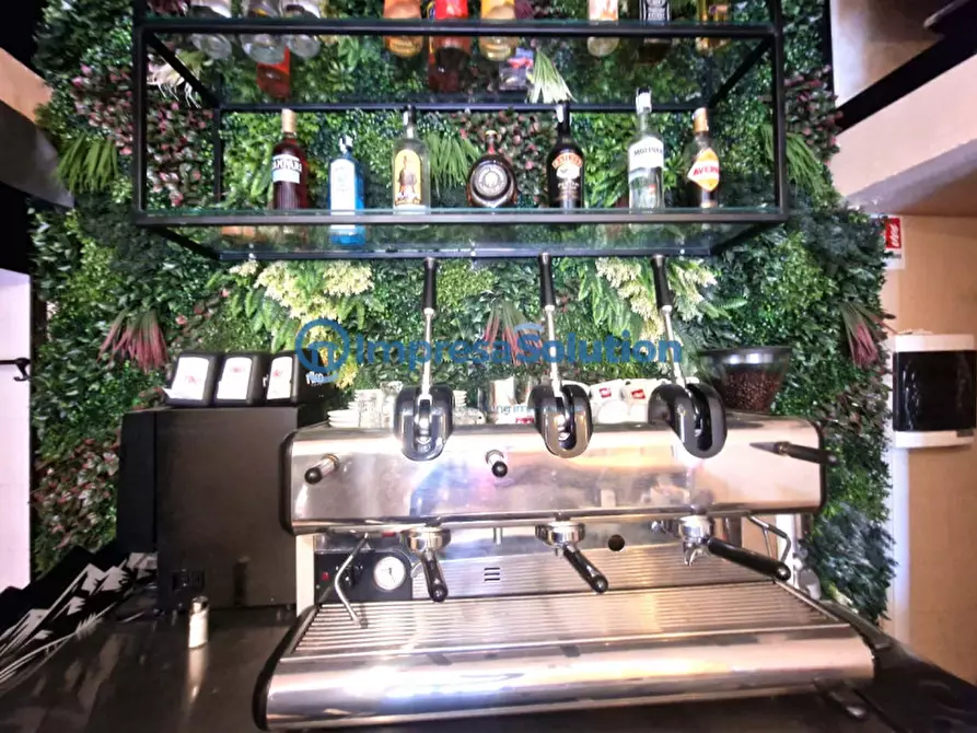 Immagine 14 di Negozio in vendita  in Corso Vittorio Emanuele II a Napoli