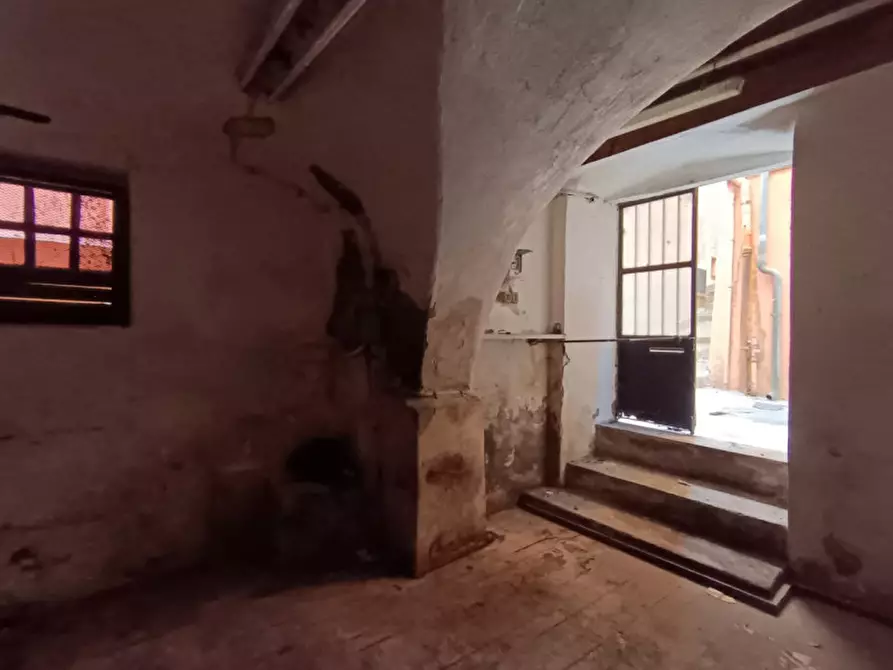 Immagine 4 di Magazzino in vendita  in VIA PASTRENGO a San Remo